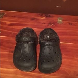 Fuzz Lined Crocs- Black